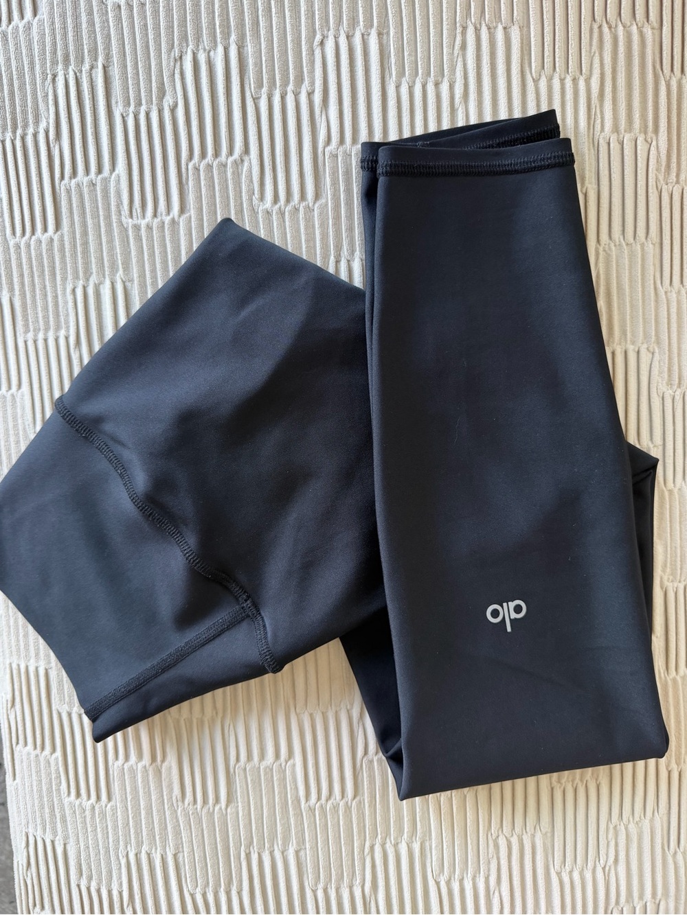 ALO Yoga 7/8 High Waisted Airlift Black Leggings